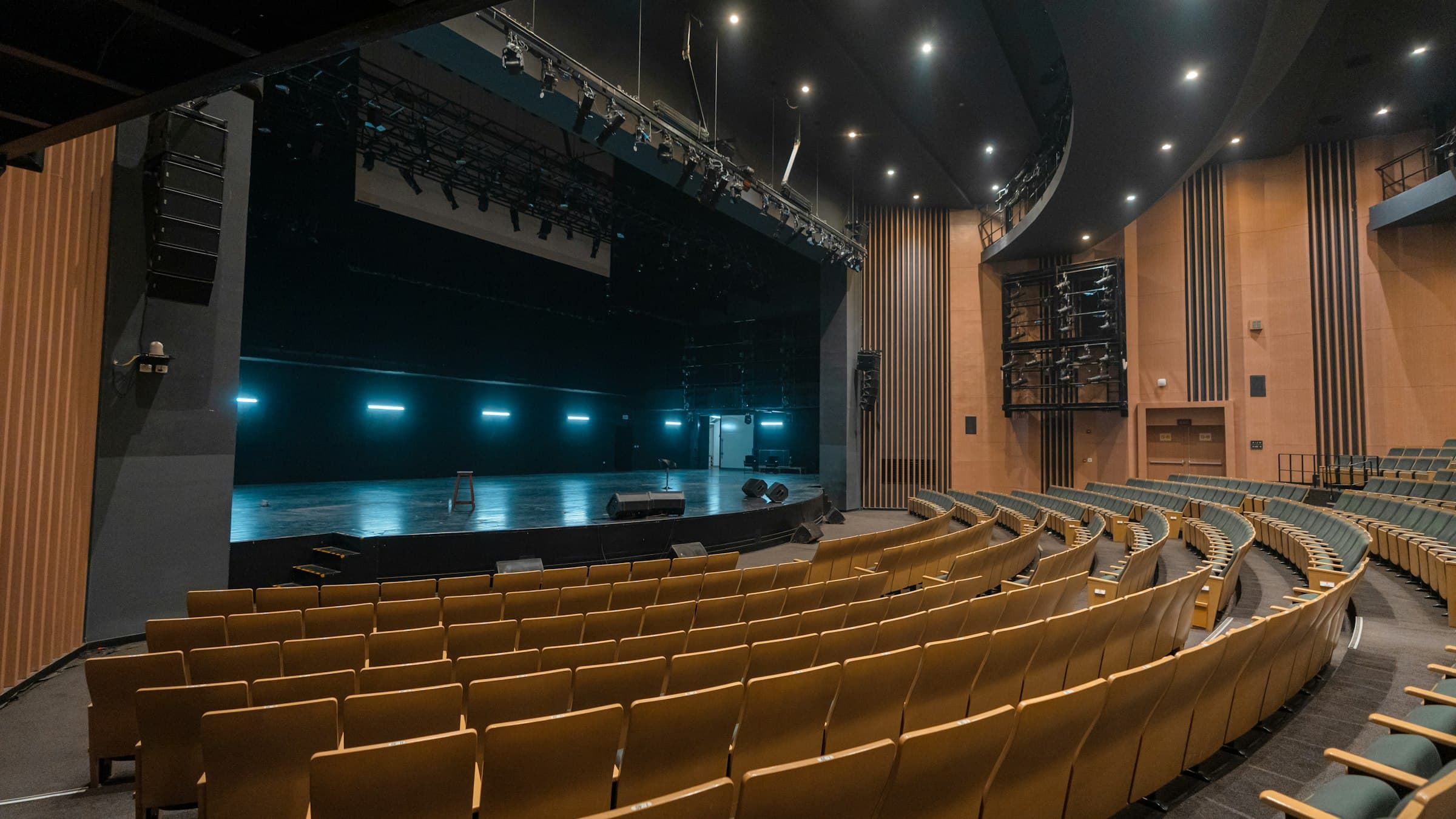 Sahne Ölçüleri: Etkinlik ve Konser Sahnesi Boyutları Rehberi